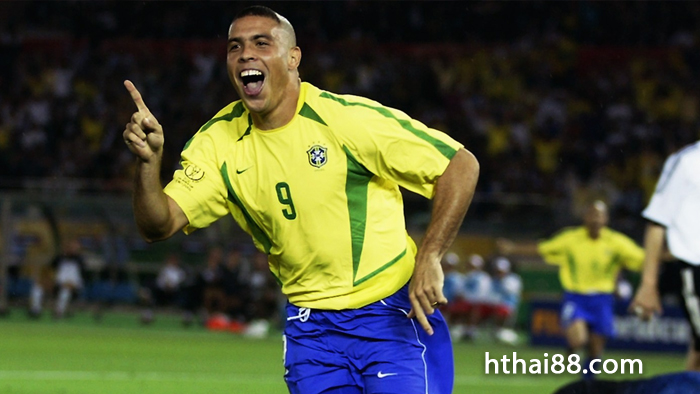 Ronaldo Nazario là cầu thủ nổi tiếng Brazil